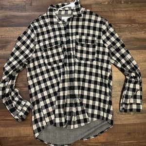 Men’s black and white Flannel